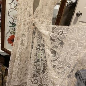 Sexy robe for the bedroom! Perfect for summer! 34dd is the max bust.